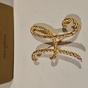 Avon 'H' Pin